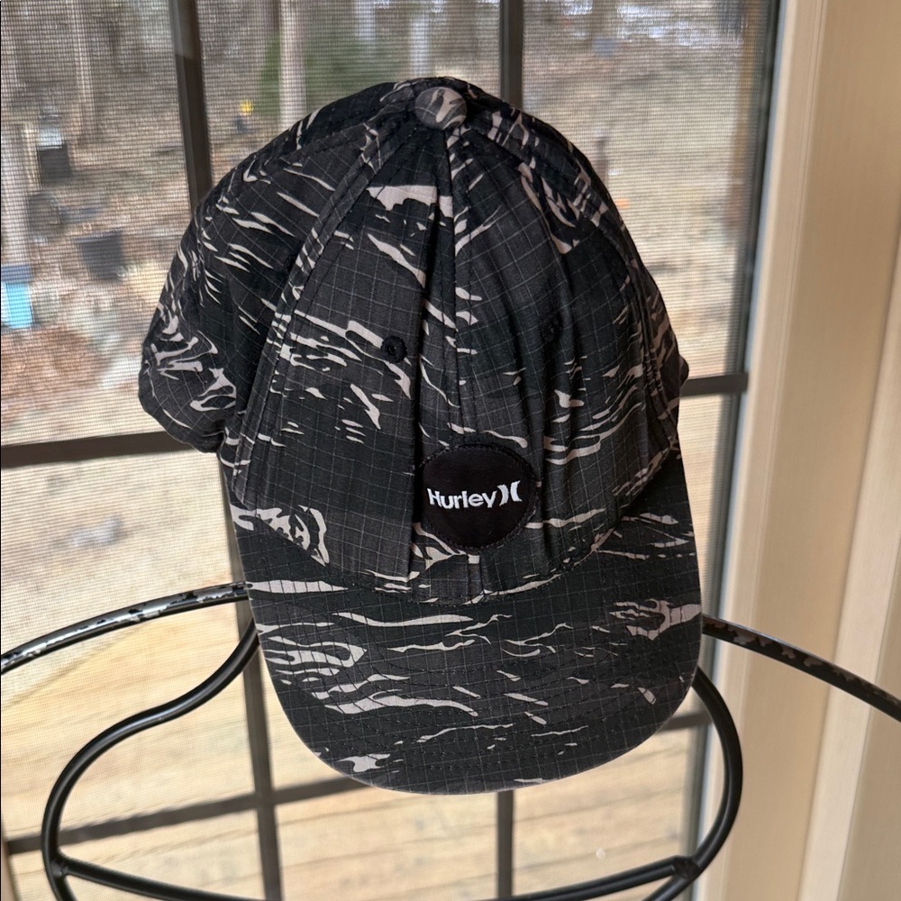 Hurley Tiger Camo Floral Snapback Hat Grey Pink Tropical MHA0000480 Fall 2012